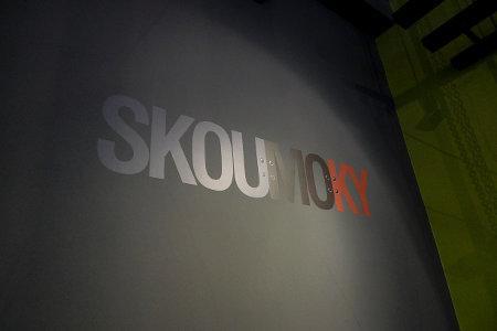 SKOUMOKY_inside_logo