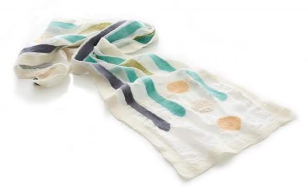 "SIMPLE" Chiffon scarf with linen edges in lagoon green